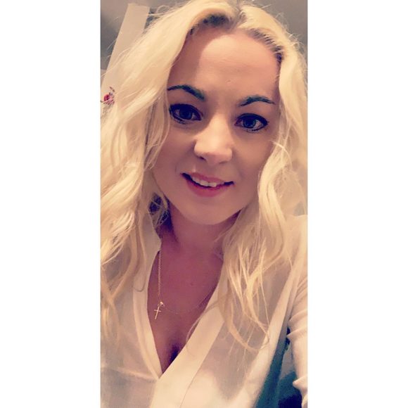 Meet your Posher, Stephanie - Picture 1 of 1